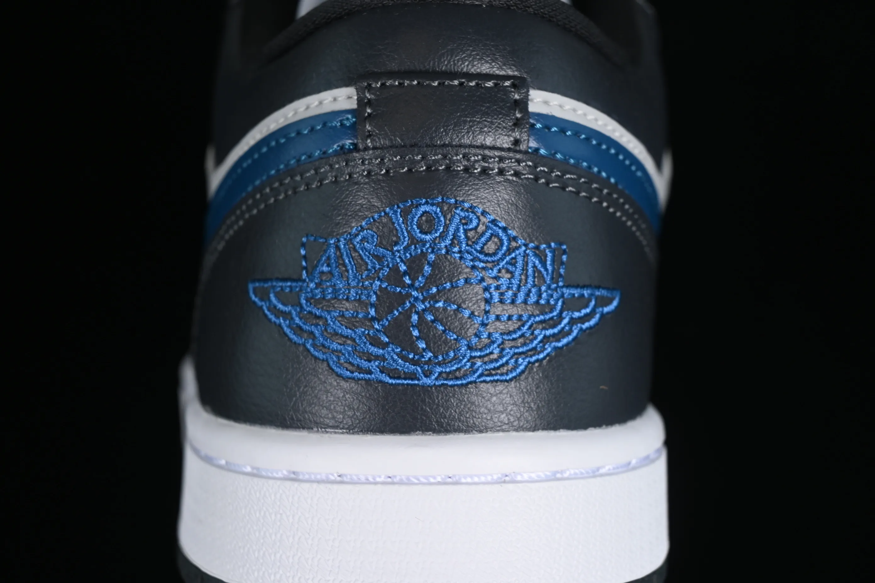 All categories Air Jordan Jordan series basketball shoes Air Jordan 1 Low G version pure original Air Jordan 1 Low AJ1 Joe 1 black gray blue hook low-top cultural basketball shoes DC0774-040